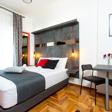 Downtown Luxury Boutique Suites : The Red Suite Thessaloniki Exterior photo