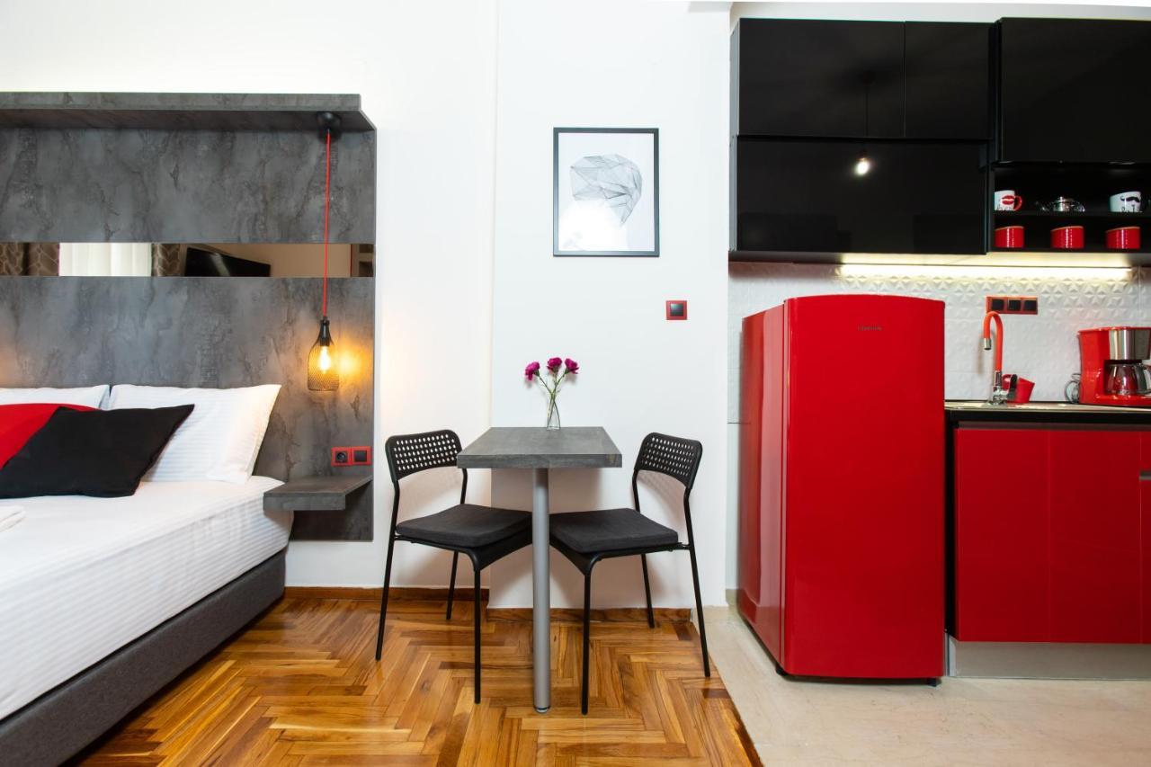 Downtown Luxury Boutique Suites : The Red Suite Thessaloniki Exterior photo